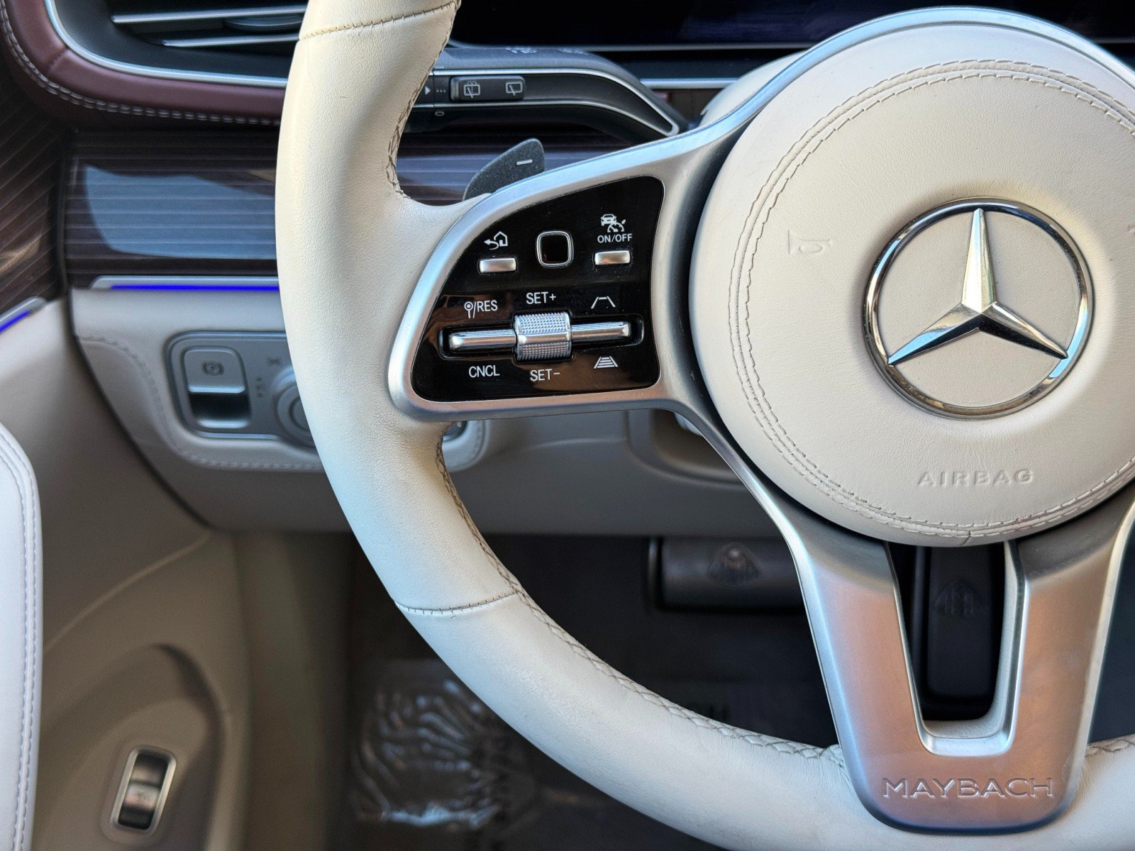 Used 2023 Mercedes-Benz Maybach GLS 600 4MATIC image 22