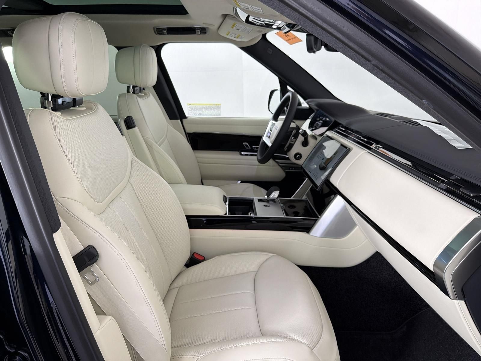 New 2026 Land Rover Range Rover SE AWD/4WD image 31
