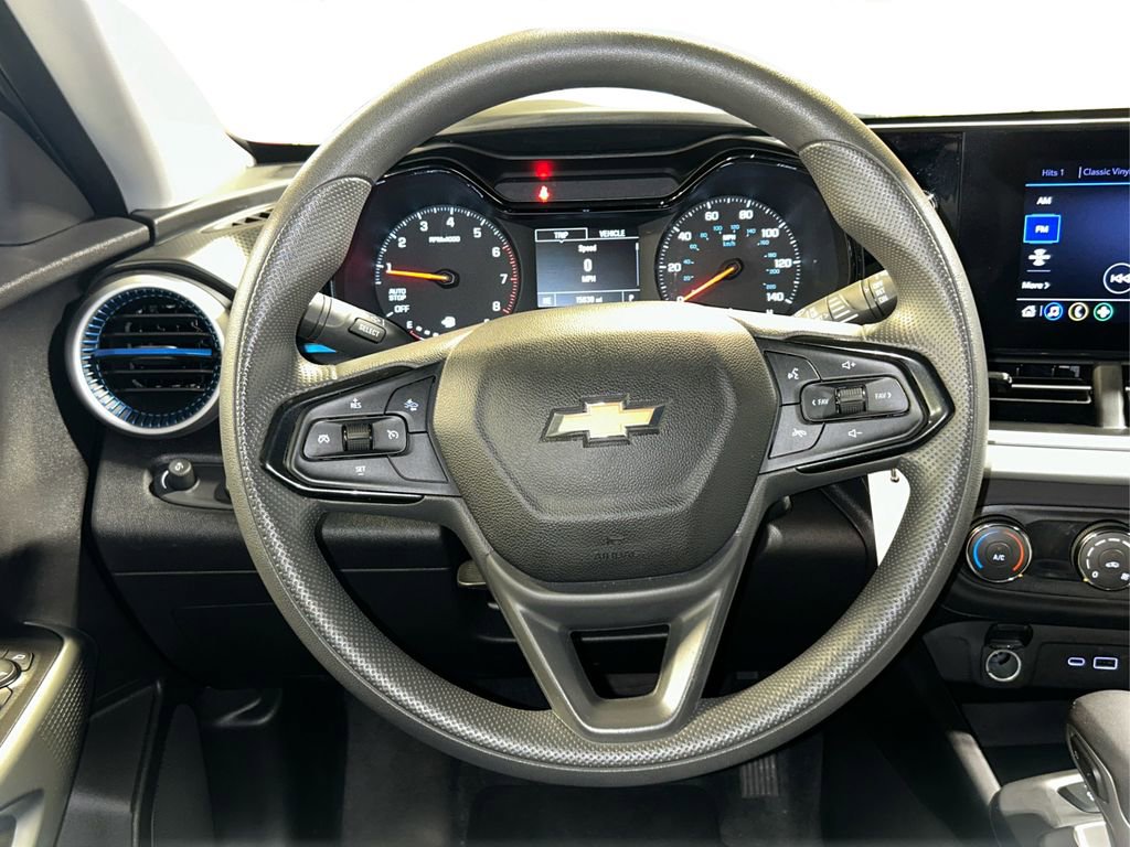 Used 2025 Chevrolet Trax LS image 26