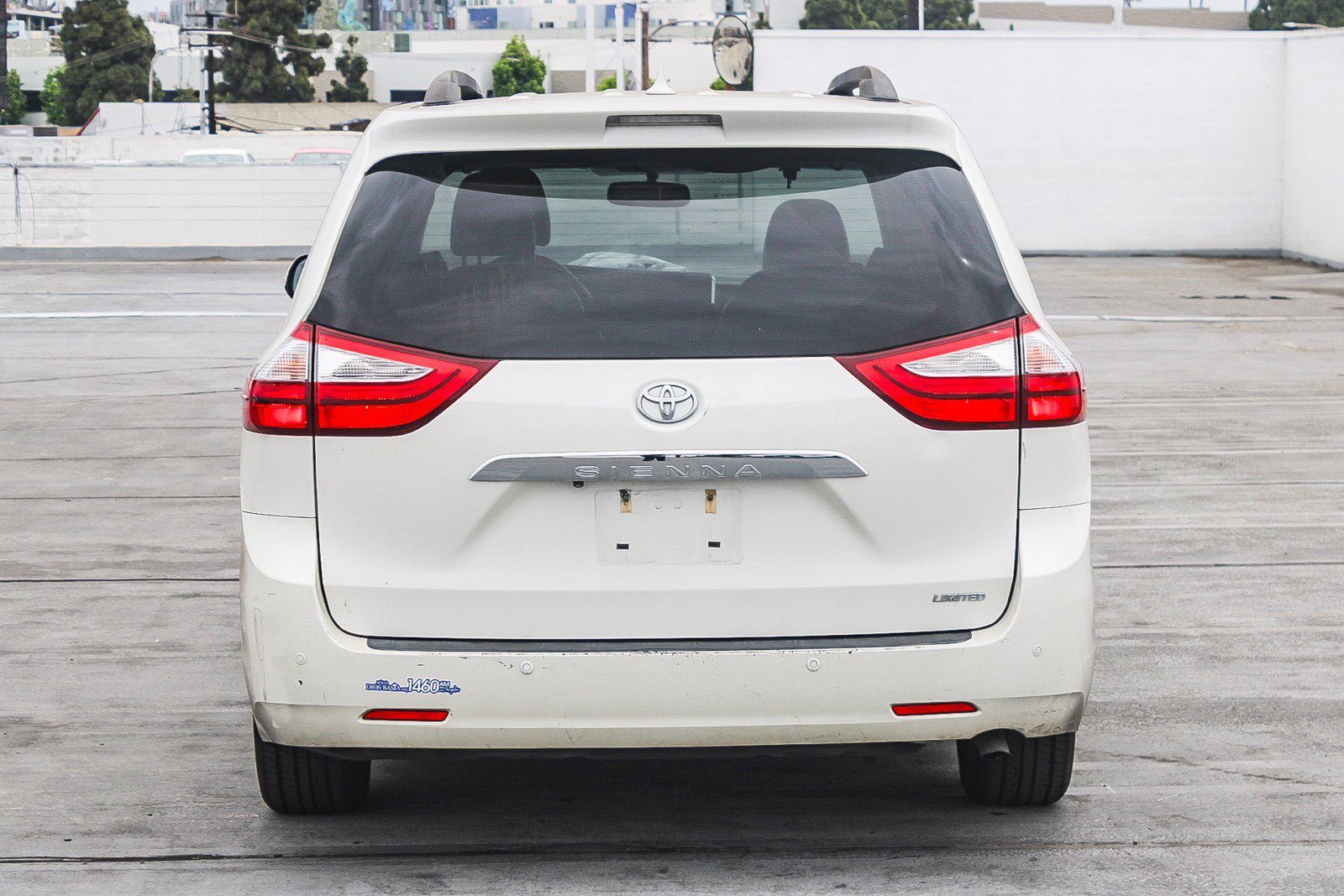 Used 2017 Toyota Sienna Limited image 9