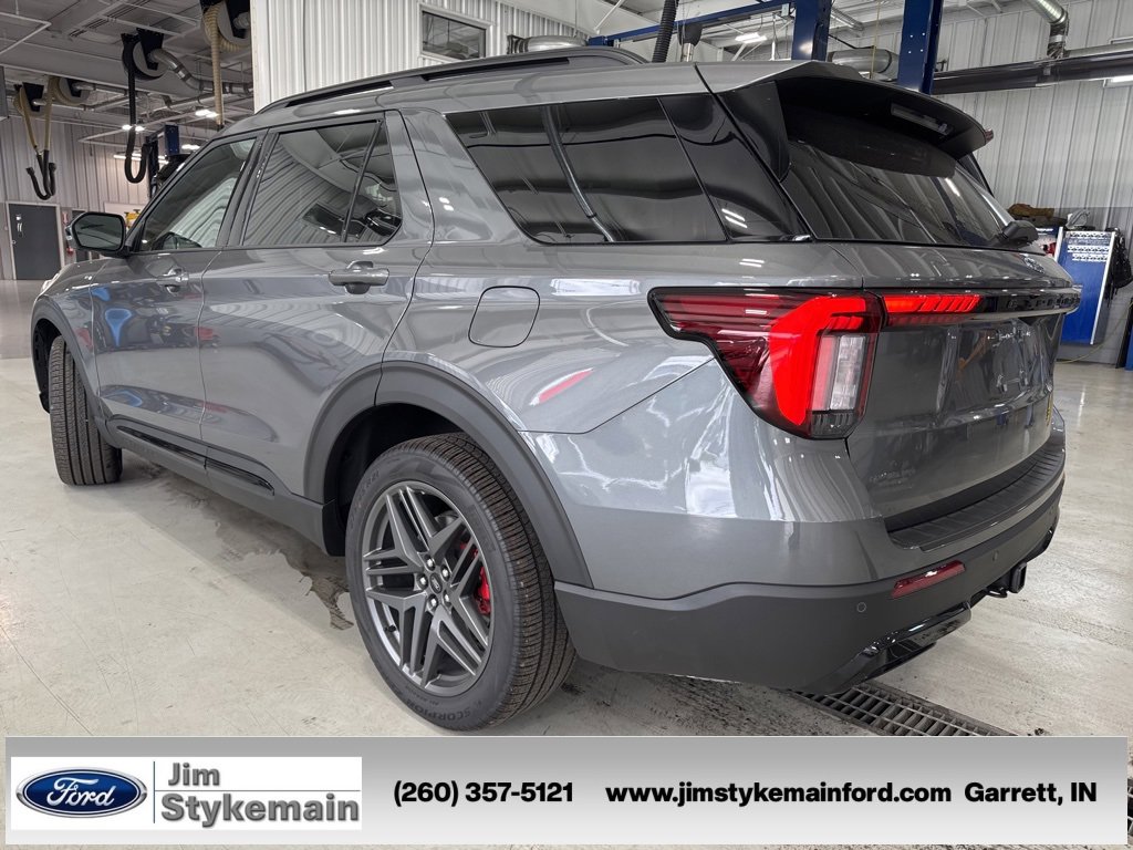 New 2025 Ford Explorer ST-Line image 5