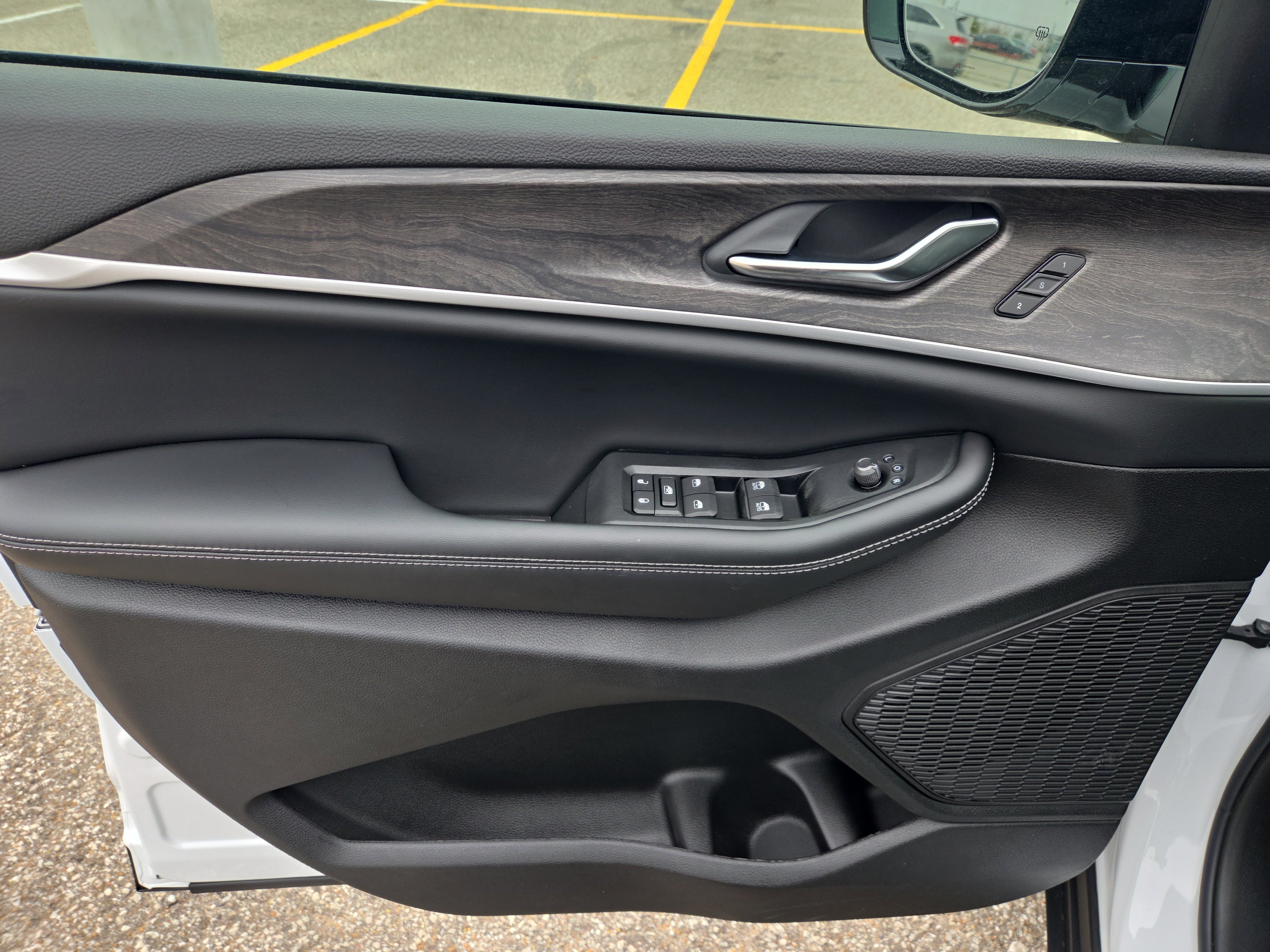 New 2025 Jeep Grand Cherokee L Limited w/ Trailer Tow Package image 6