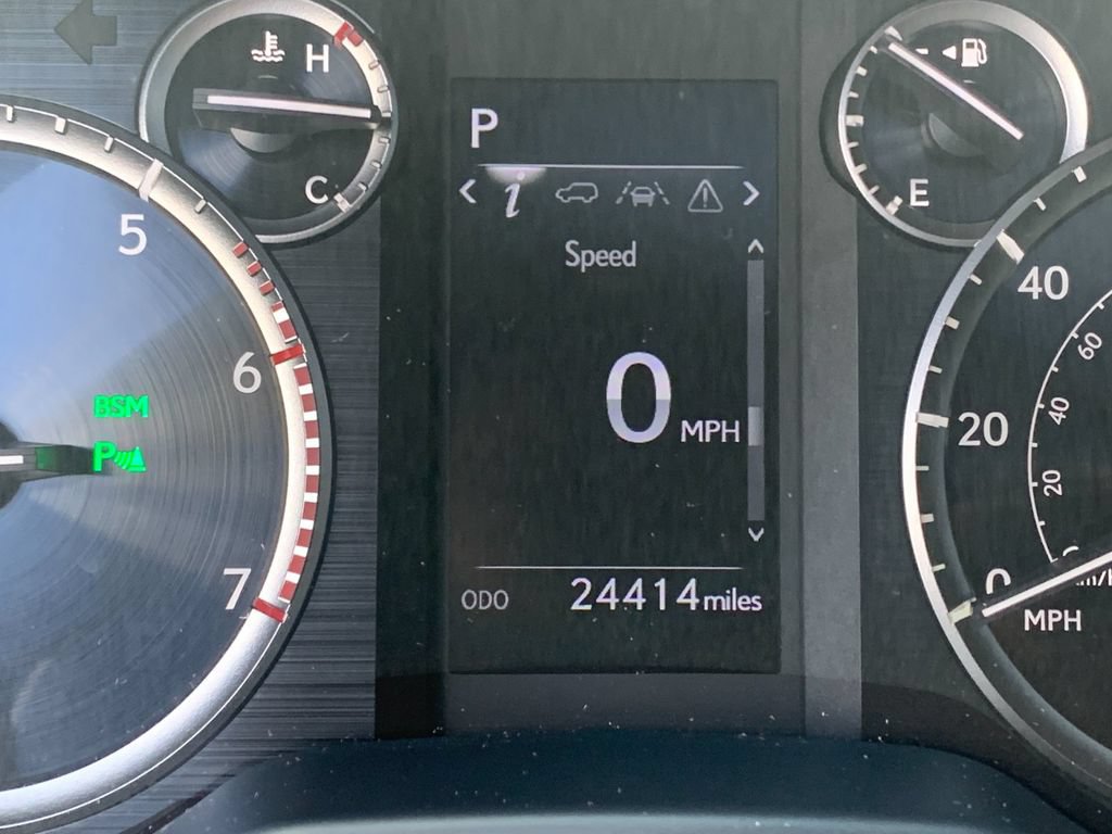 Used 2023 Lexus GX 460 w/ Black Line Special Edition AWD/4WD image 32