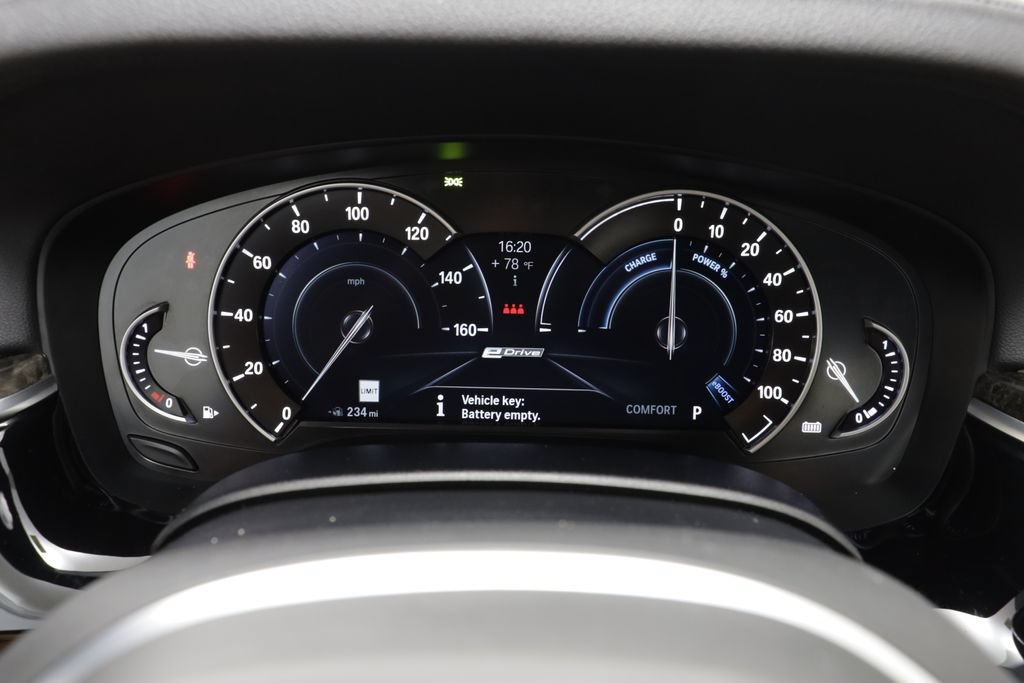 Used 2018 BMW 530e xDrive AWD/4WD image 8