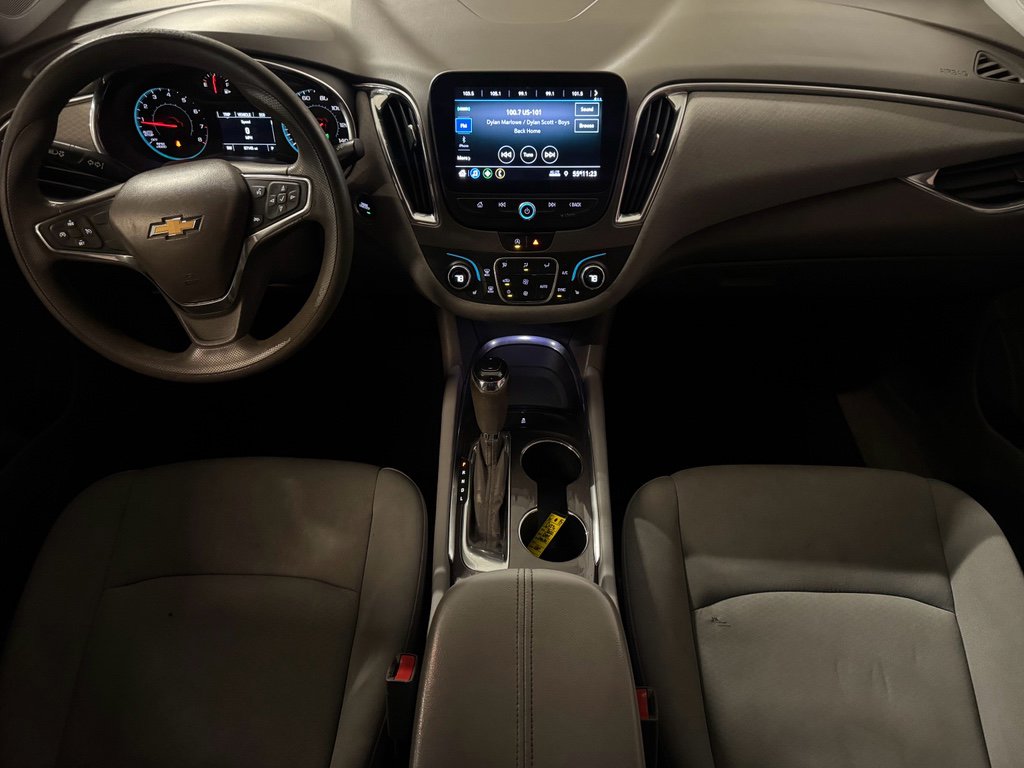 Used 2020 Chevrolet Malibu LT FWD image 19