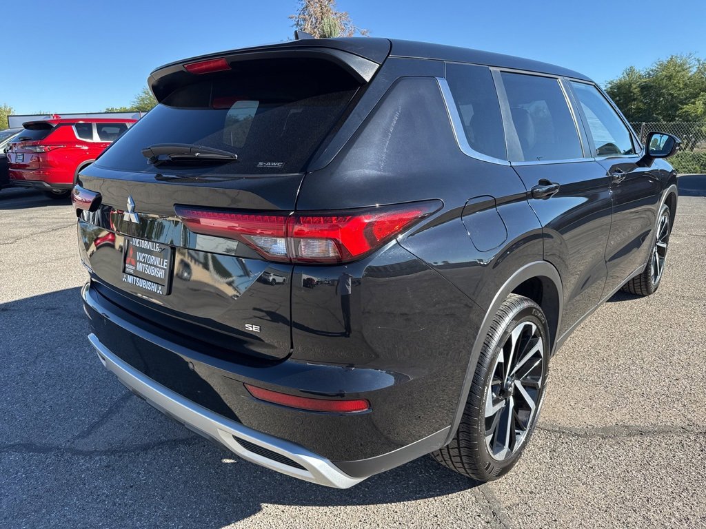 Used 2024 Mitsubishi Outlander SE image 7