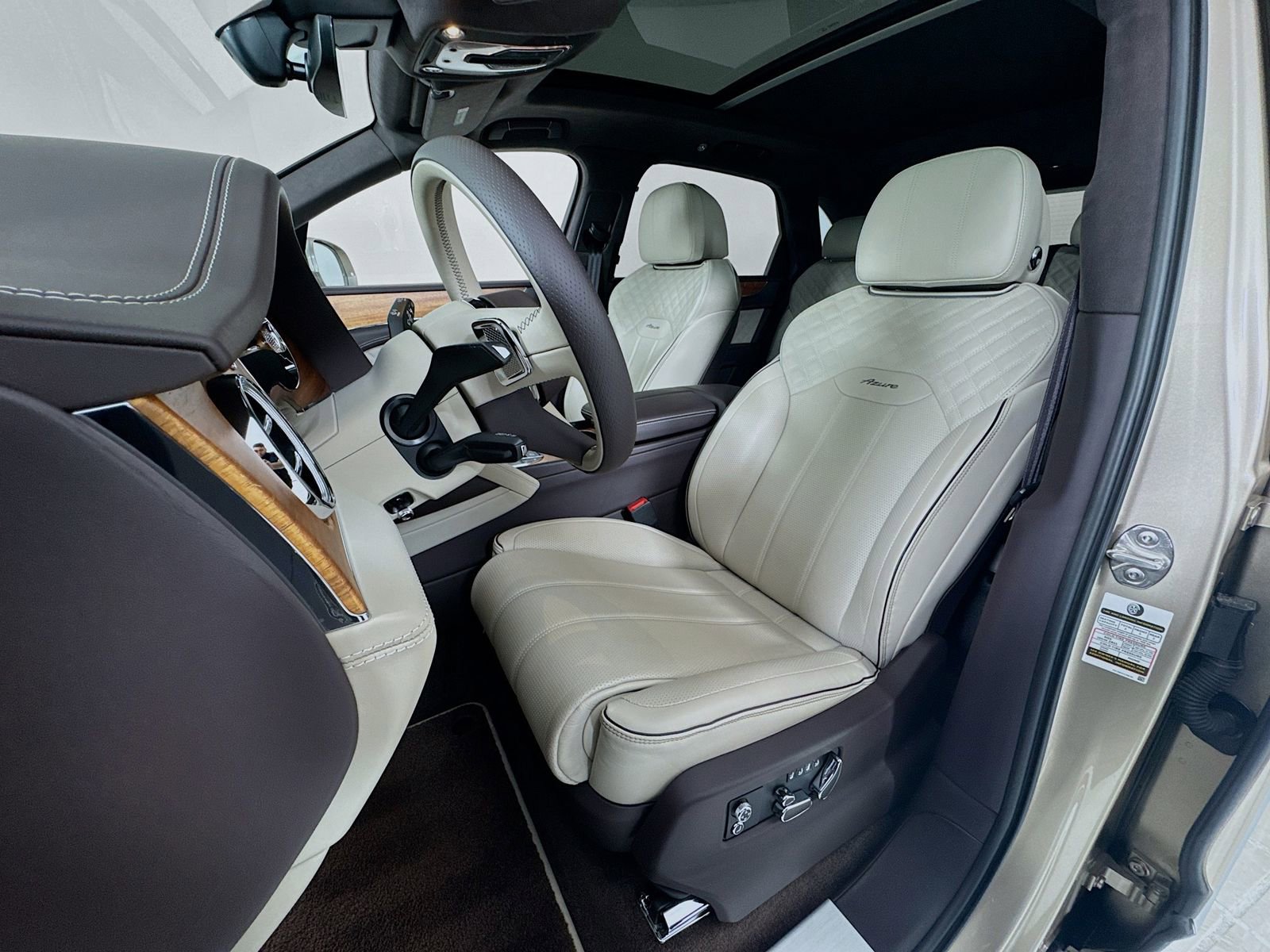 Certified 2023 Bentley Bentayga image 20