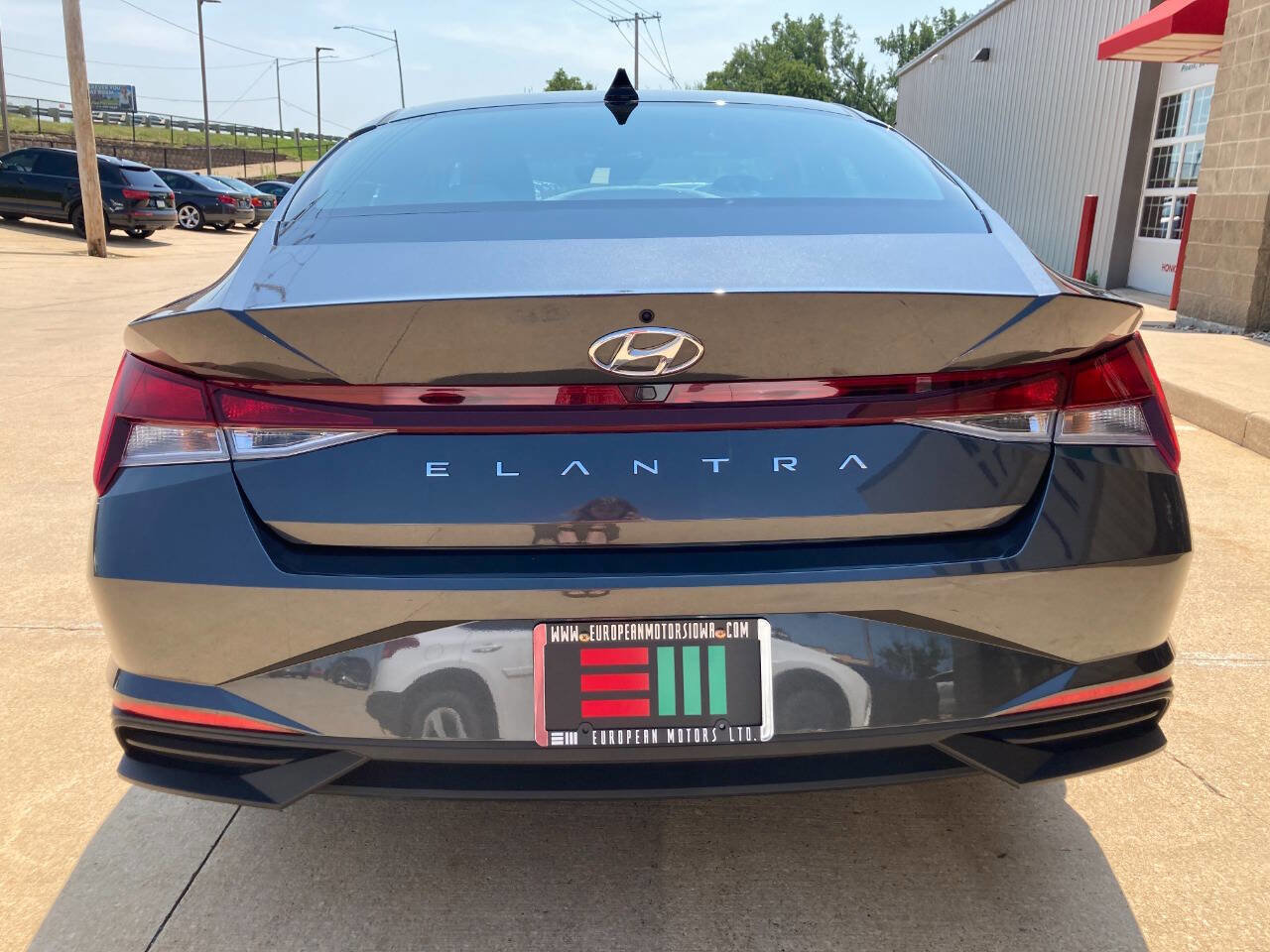 Used 2023 Hyundai Elantra SEL image 4