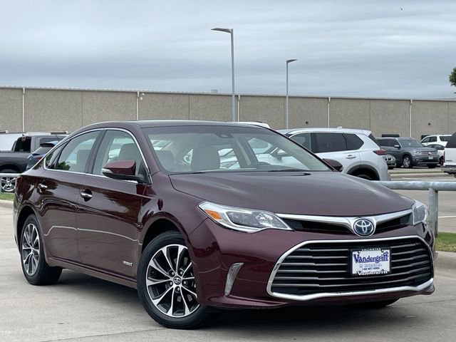 Used 2018 Toyota Avalon XLE Premium FWD image 2
