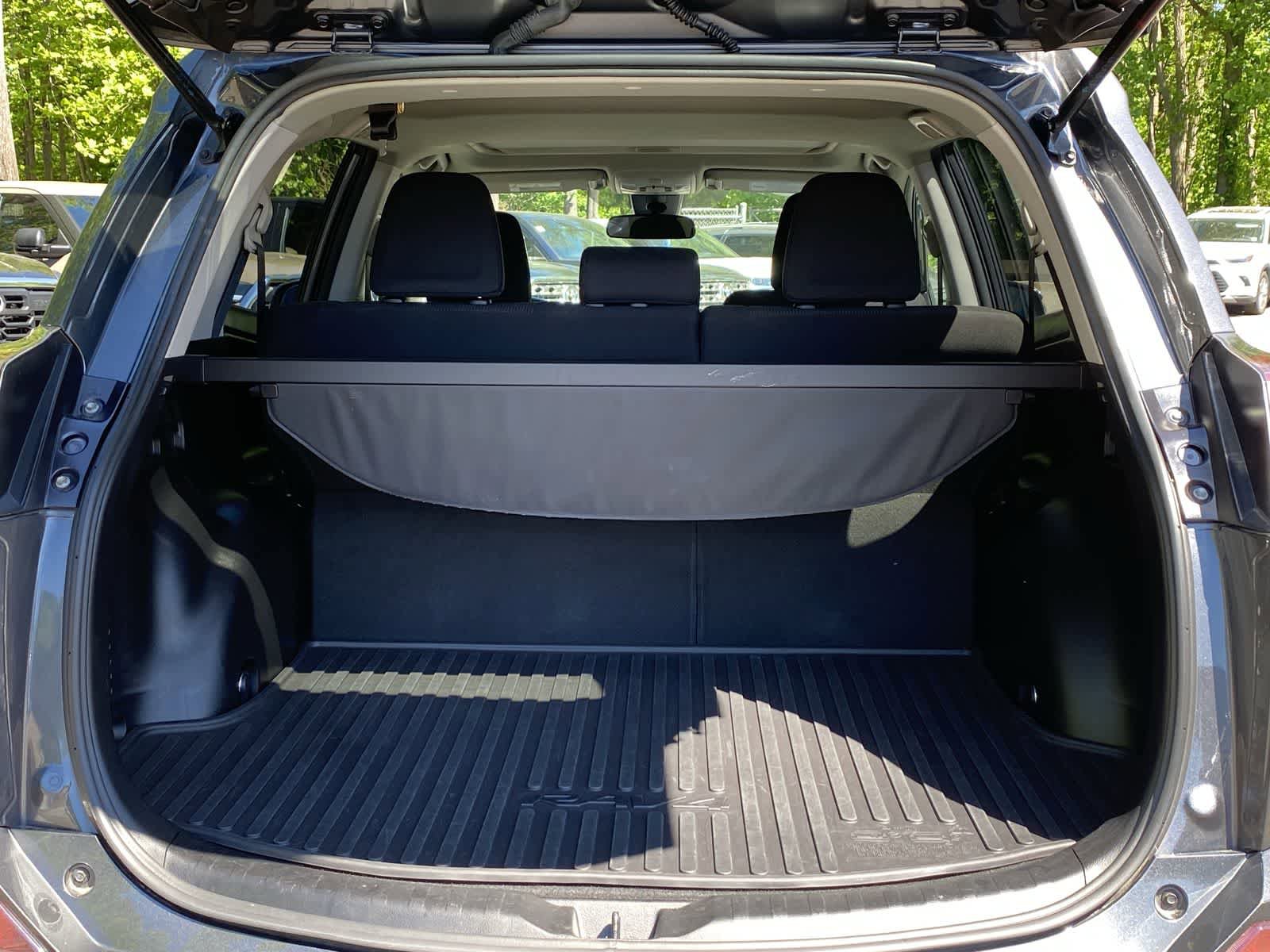 Used 2018 Toyota RAV4 XLE w/ Plus Extra Value Package AWD/4WD image 13