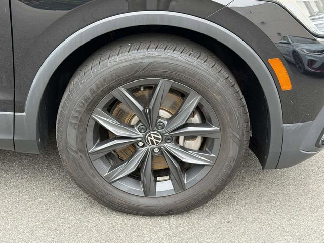 Certified 2024 Volkswagen Tiguan SE AWD/4WD image 8