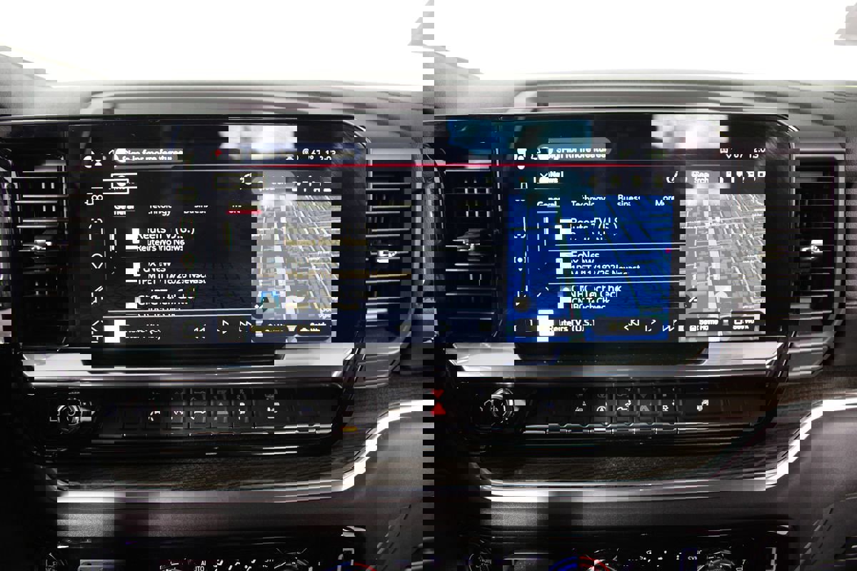 Used 2025 GMC Sierra 1500 Elevation image 17