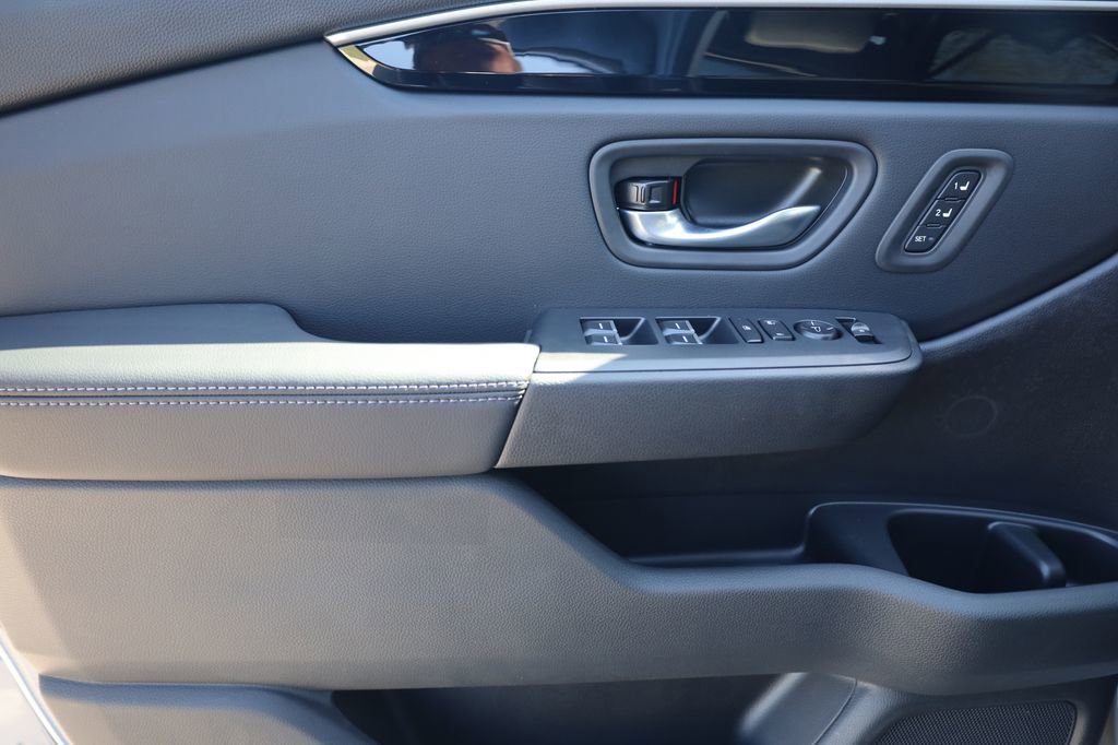 New 2025 Honda Pilot Touring image 10