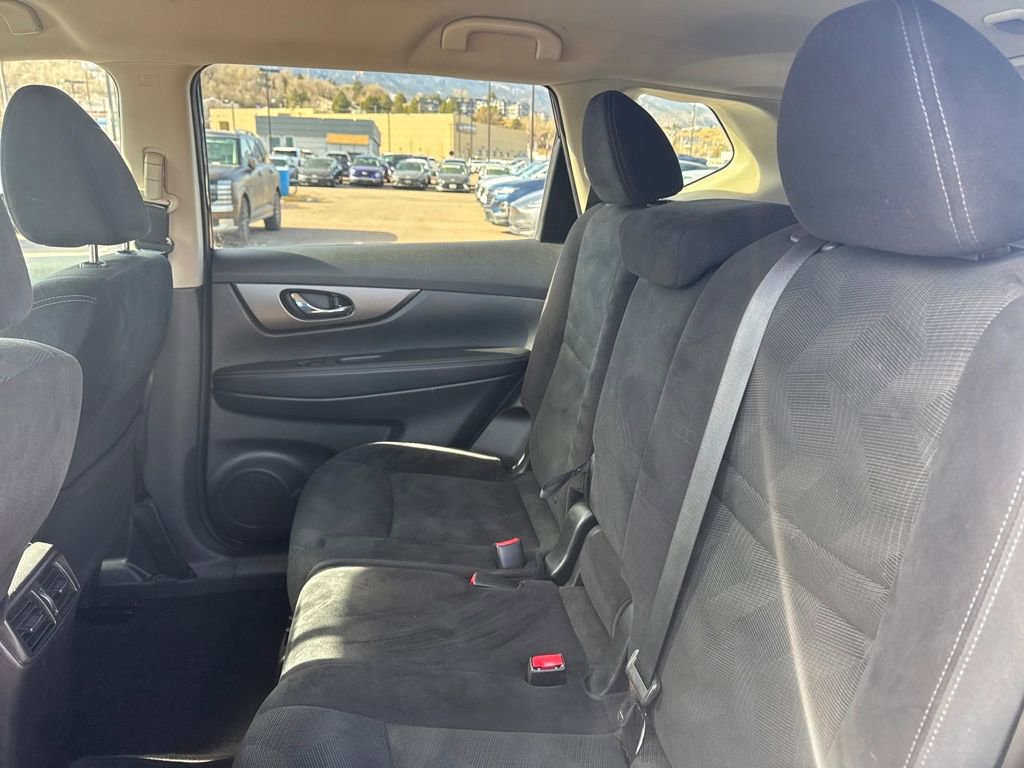 Used 2014 Nissan Rogue SV w/ SV Family Package image 25