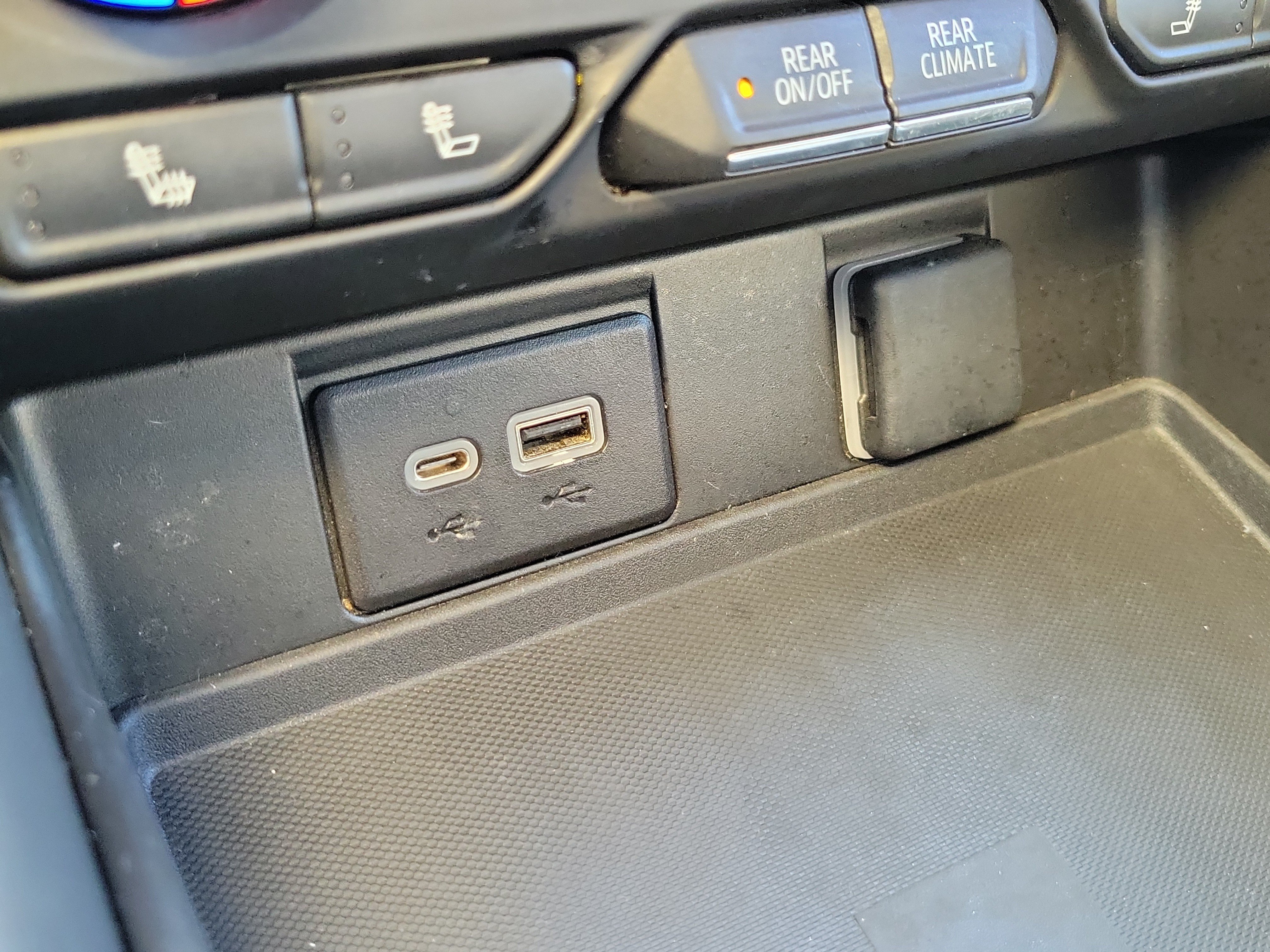 Used 2023 Chevrolet Suburban RST RWD image 34