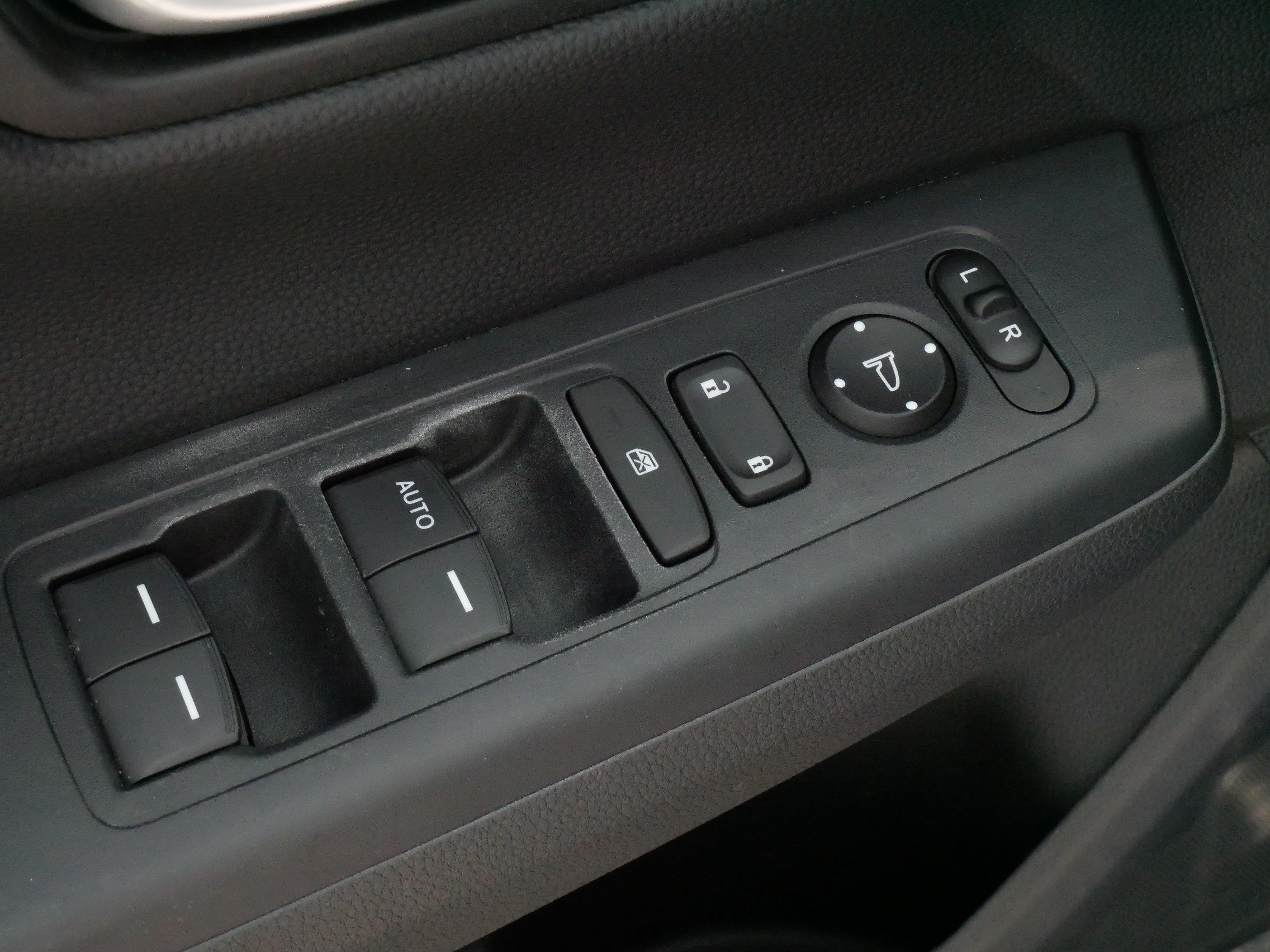 Used 2023 Honda CR-V LX image 19