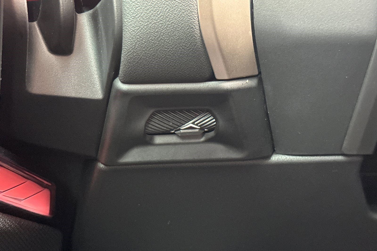 Used 2025 BMW X3 xDrive30i w/ Premium Package image 35