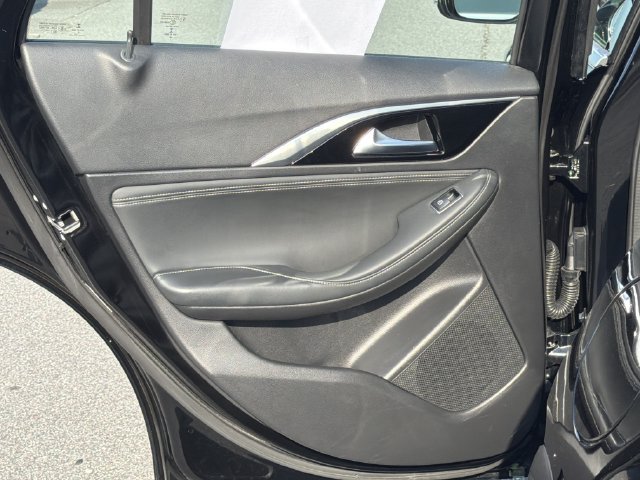 Used 2018 INFINITI QX30 AWD image 23