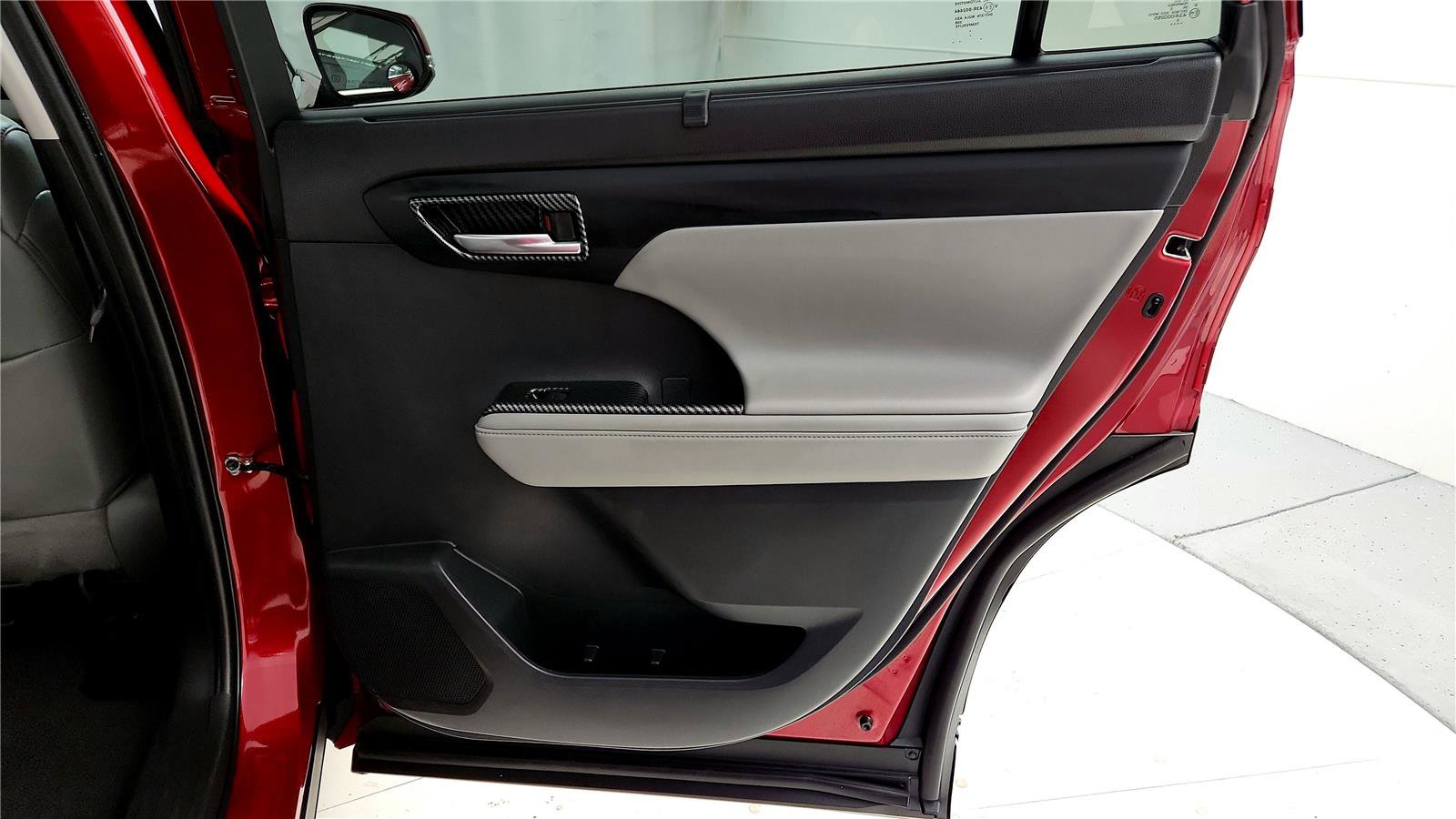 Certified 2022 Toyota Highlander XLE image 19