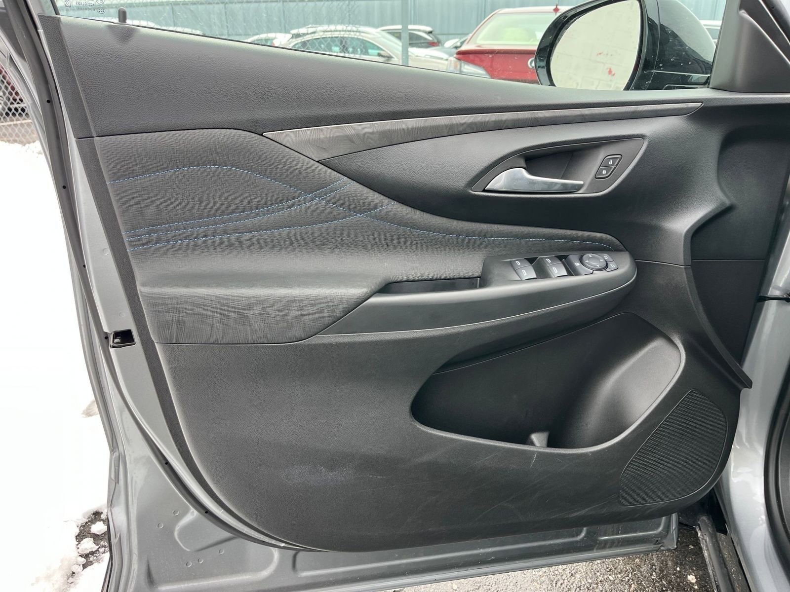 Used 2025 Buick Envista Sport Touring image 18