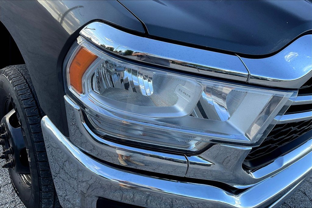 Used 2024 RAM 3500 Tradesman w/ Chrome Appearance Group AWD/4WD image 27