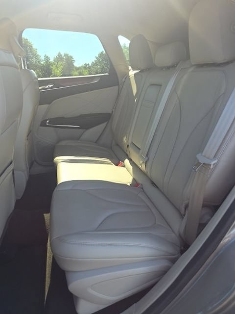 Used 2019 Lincoln MKC Select w/ Select Plus Package AWD/4WD image 8