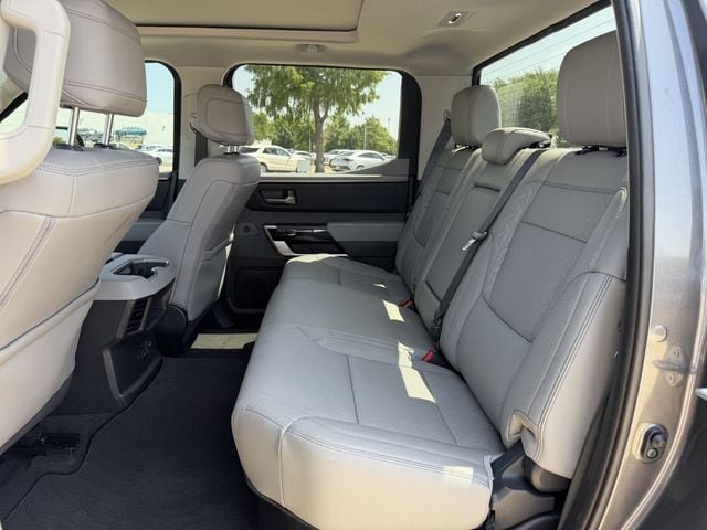 Used 2024 Toyota Tundra Limited AWD/4WD image 28