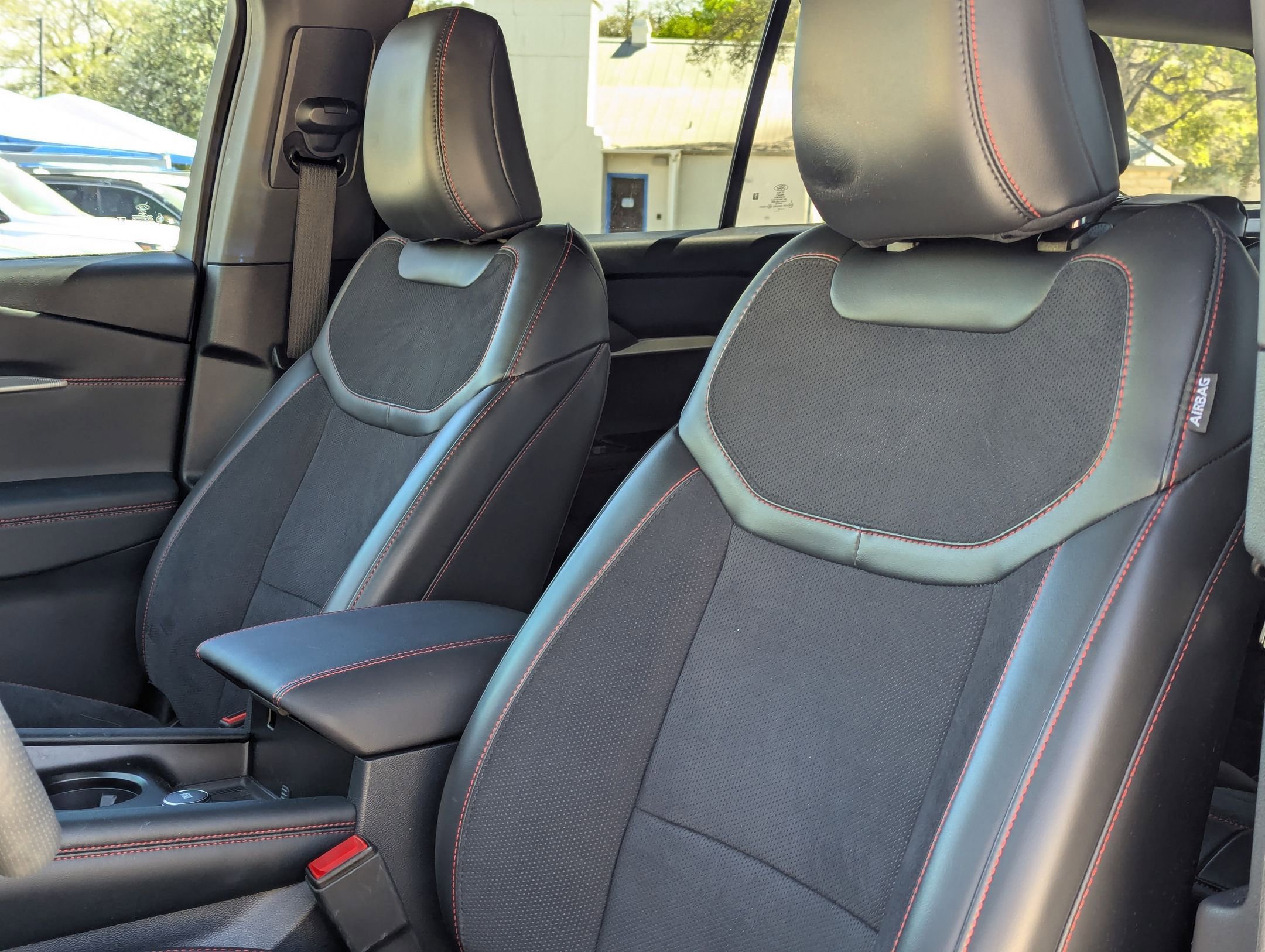 Used 2025 Ford Explorer ST image 13