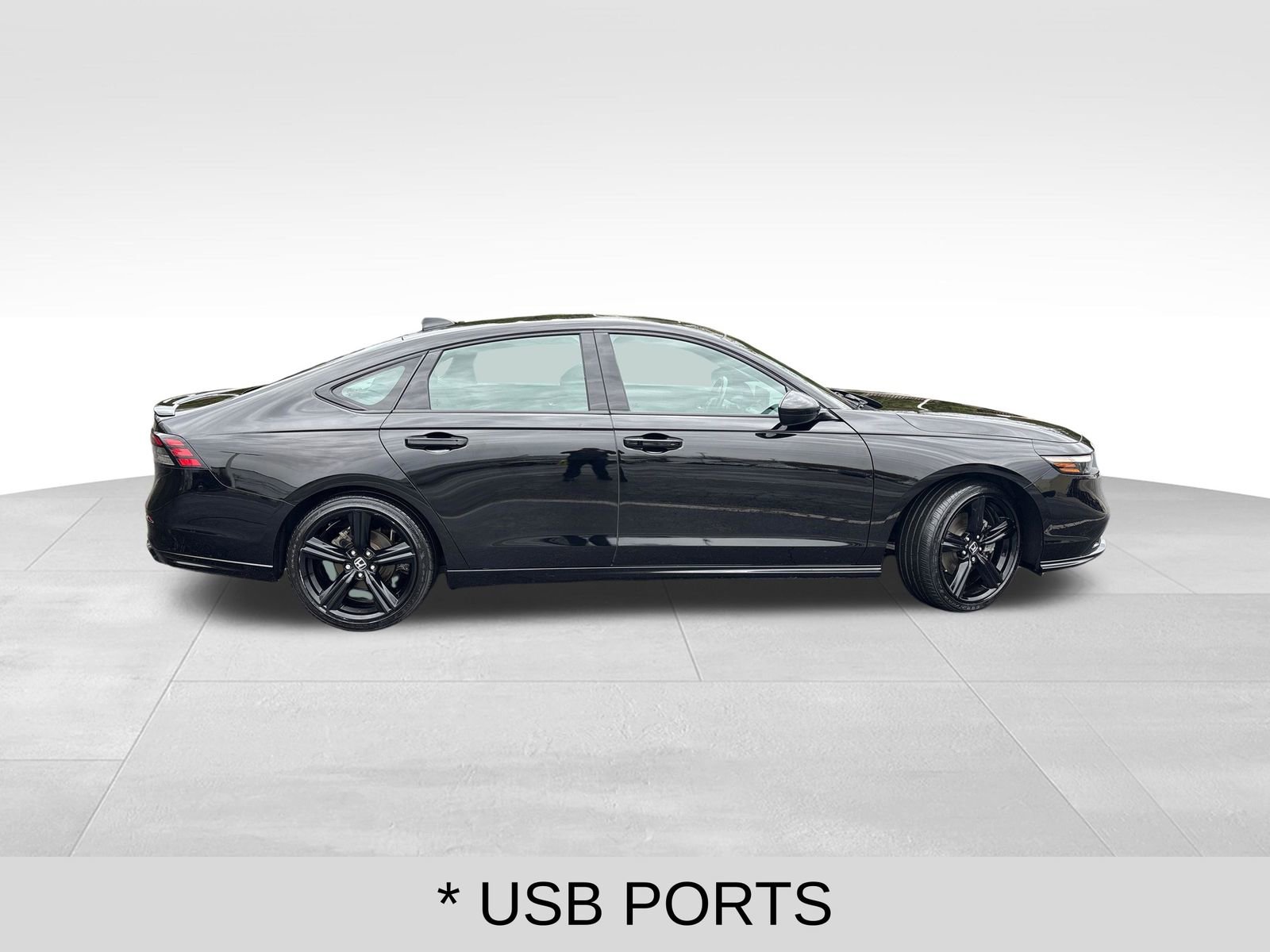 Used 2023 Honda Accord Sport image 6