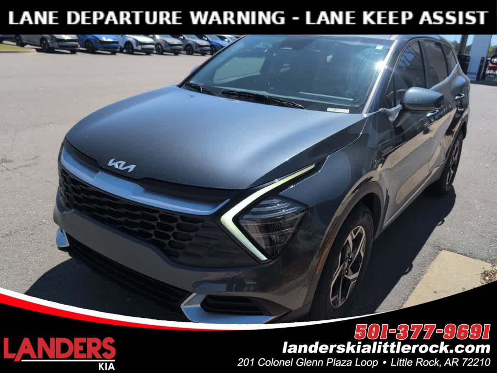 Used 2025 Kia Sportage LX image 1