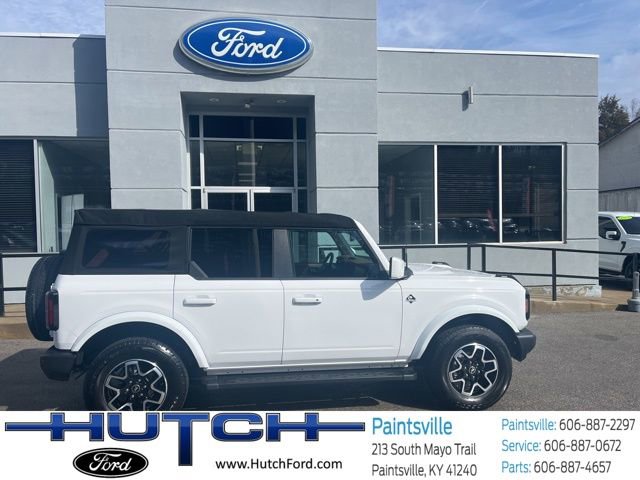 Used 2024 Ford Bronco Outer Banks AWD/4WD image 2