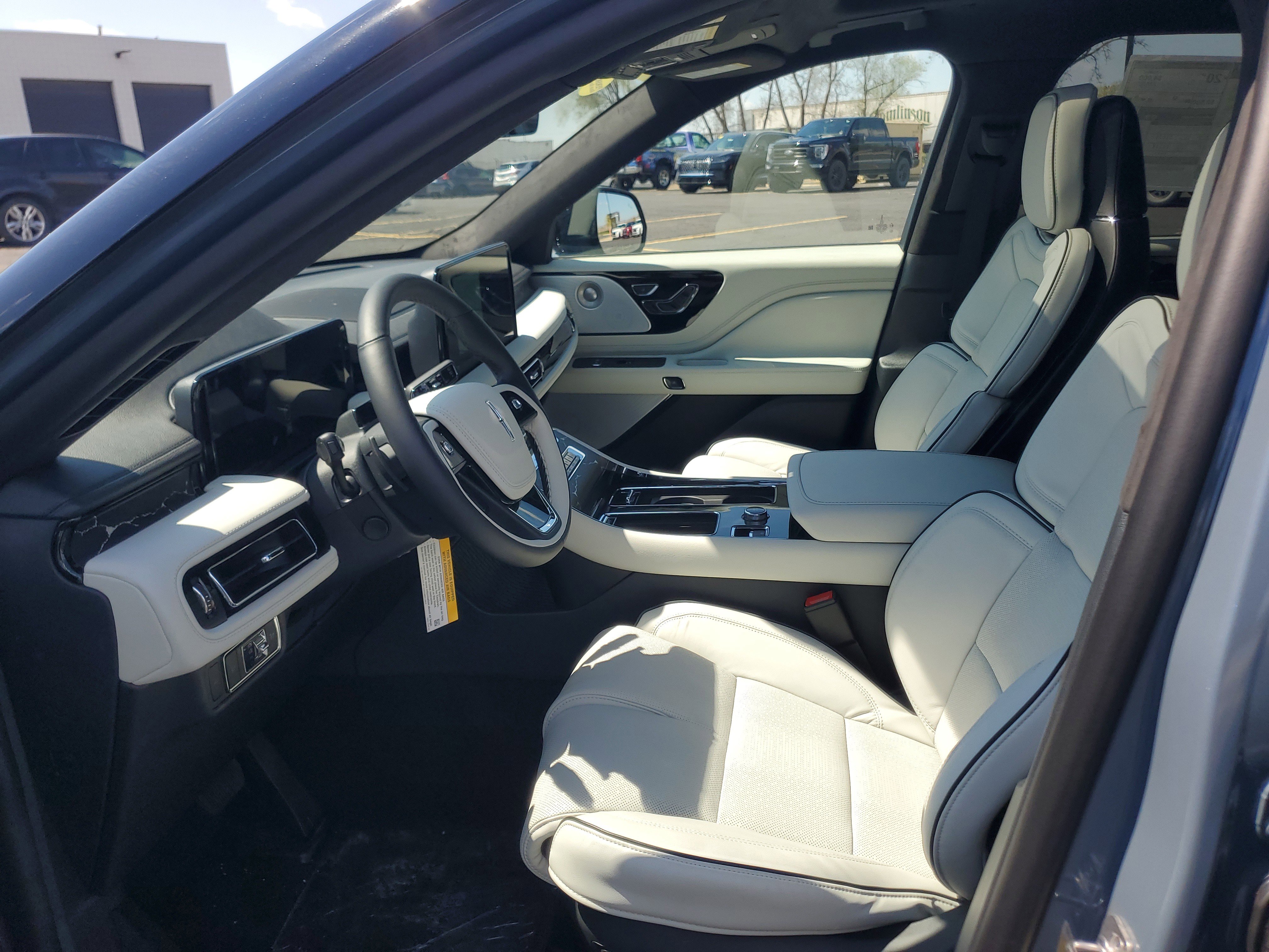 New 2026 Lincoln Aviator Black Label AWD/4WD image 10
