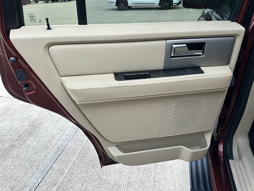 Used 2017 Ford Expedition Limited image 25