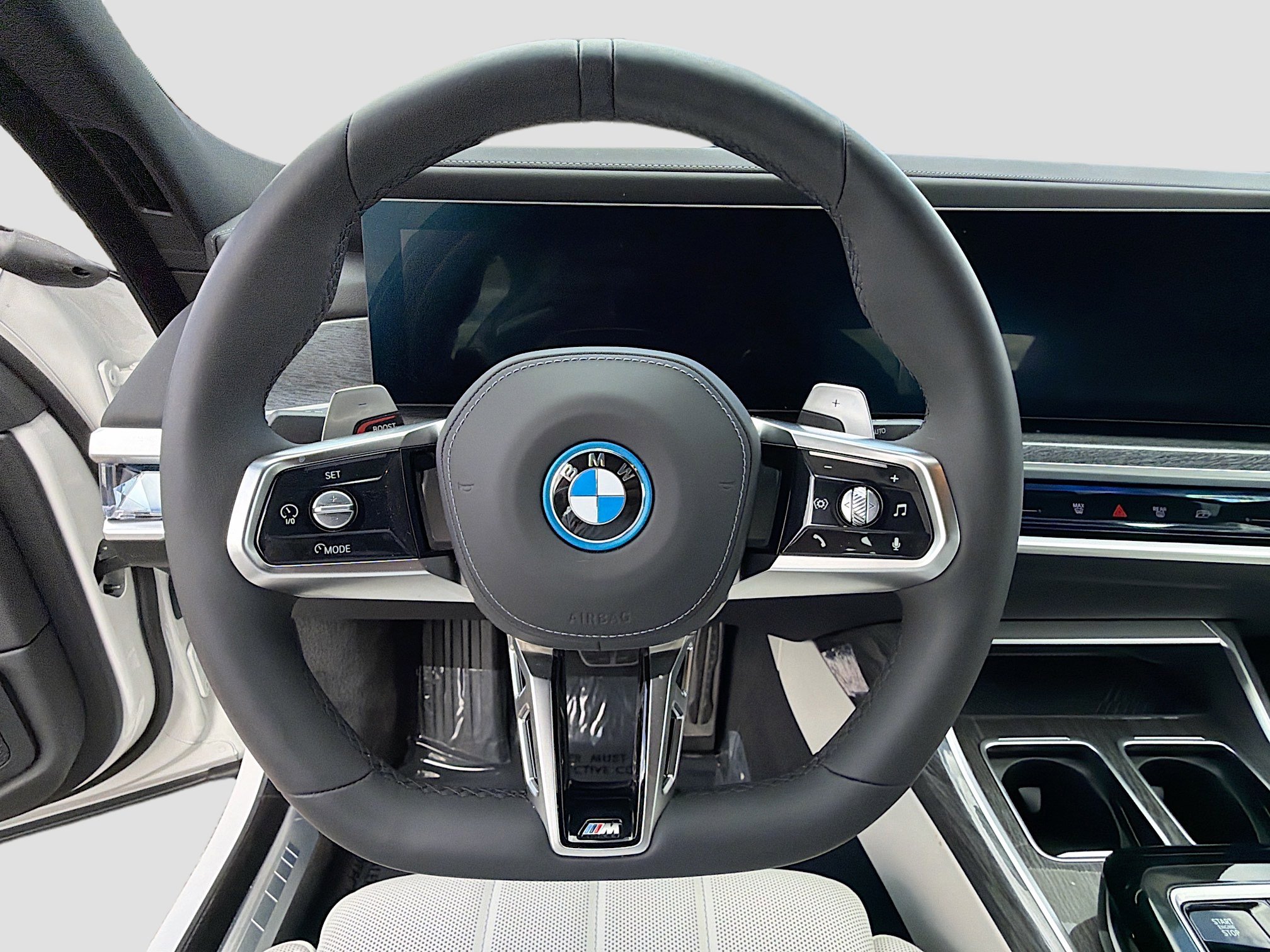 Used 2025 BMW 750e xDrive w/ Executive Package image 38