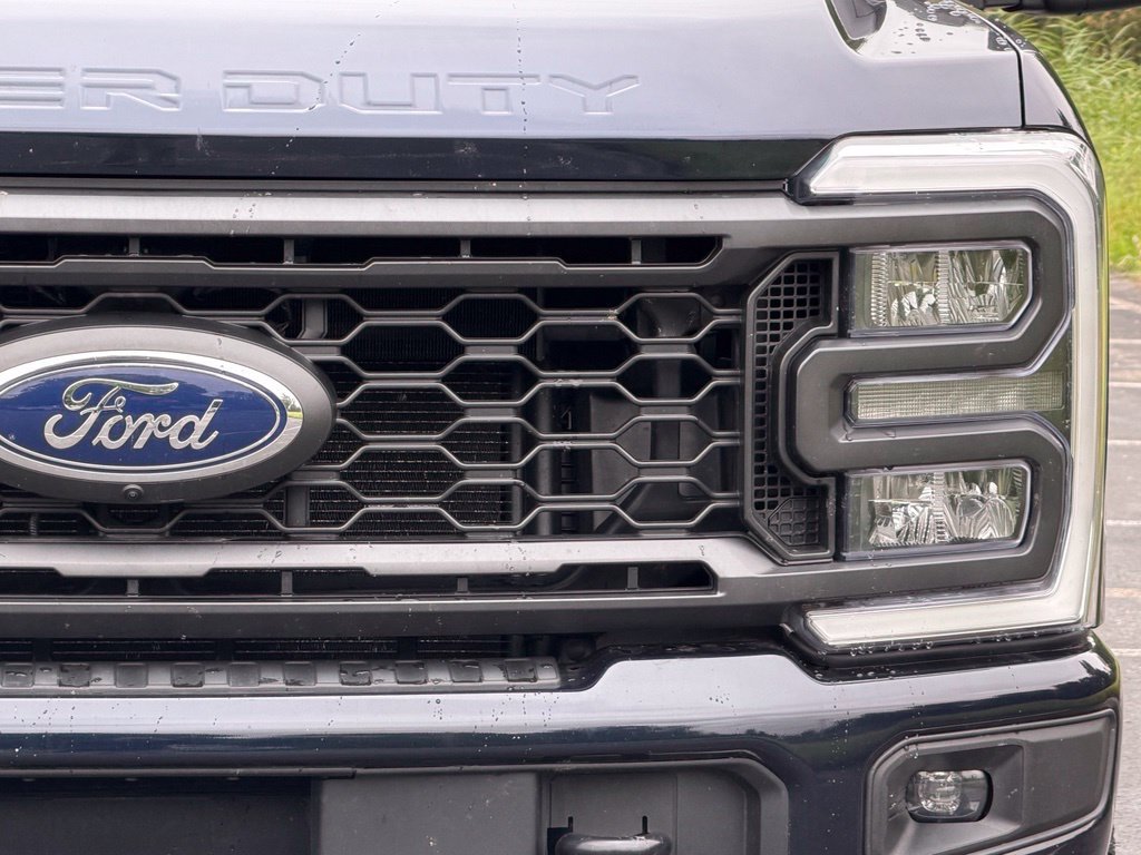 Used 2023 Ford F250 Lariat w/ Sport Appearance Package AWD/4WD image 5