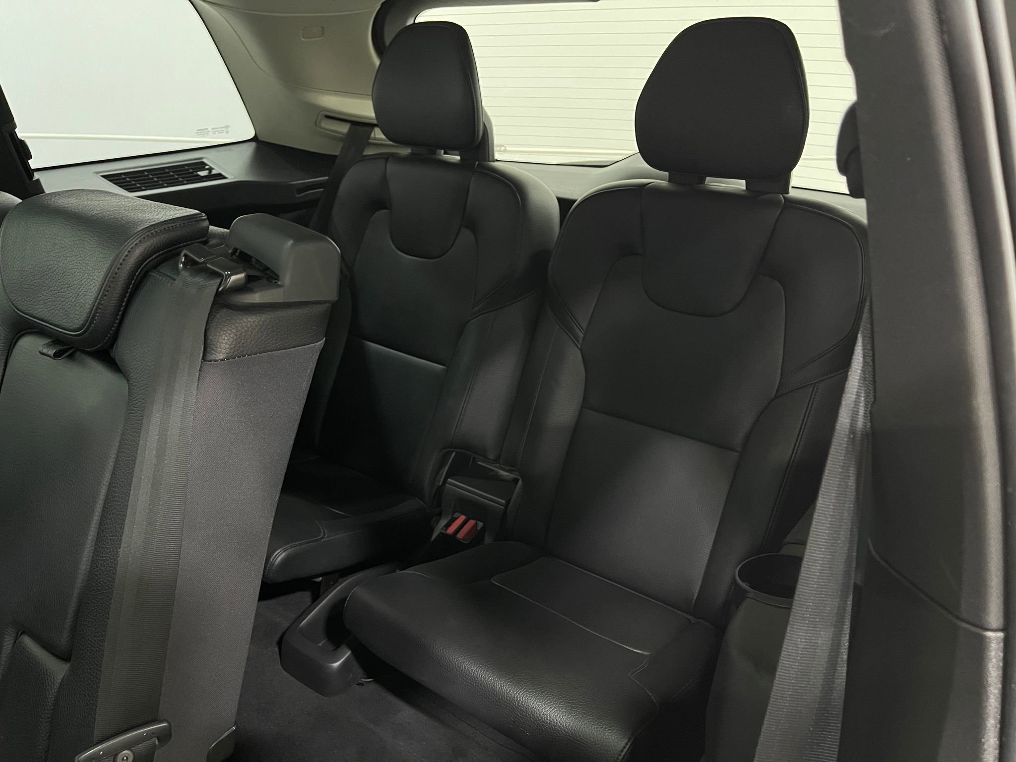 Used 2018 Volvo XC90 T5 Momentum w/ Convenience Package FWD image 31