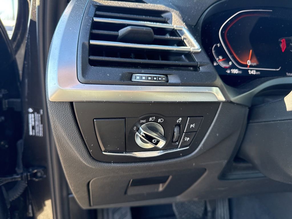 Used 2023 BMW X4 xDrive30i w/ Premium Package image 18