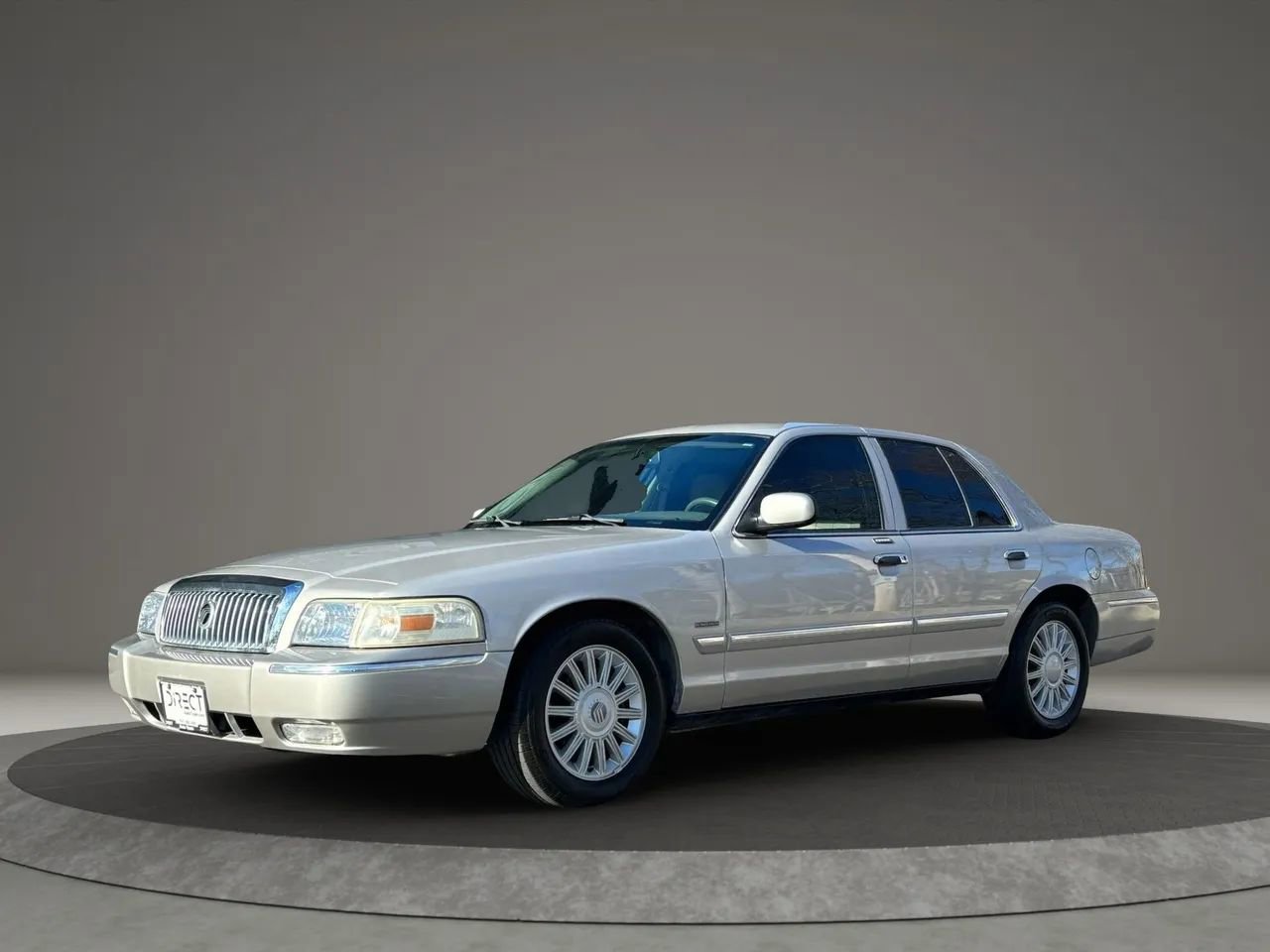 Used 2009 Mercury Grand Marquis LS image 1