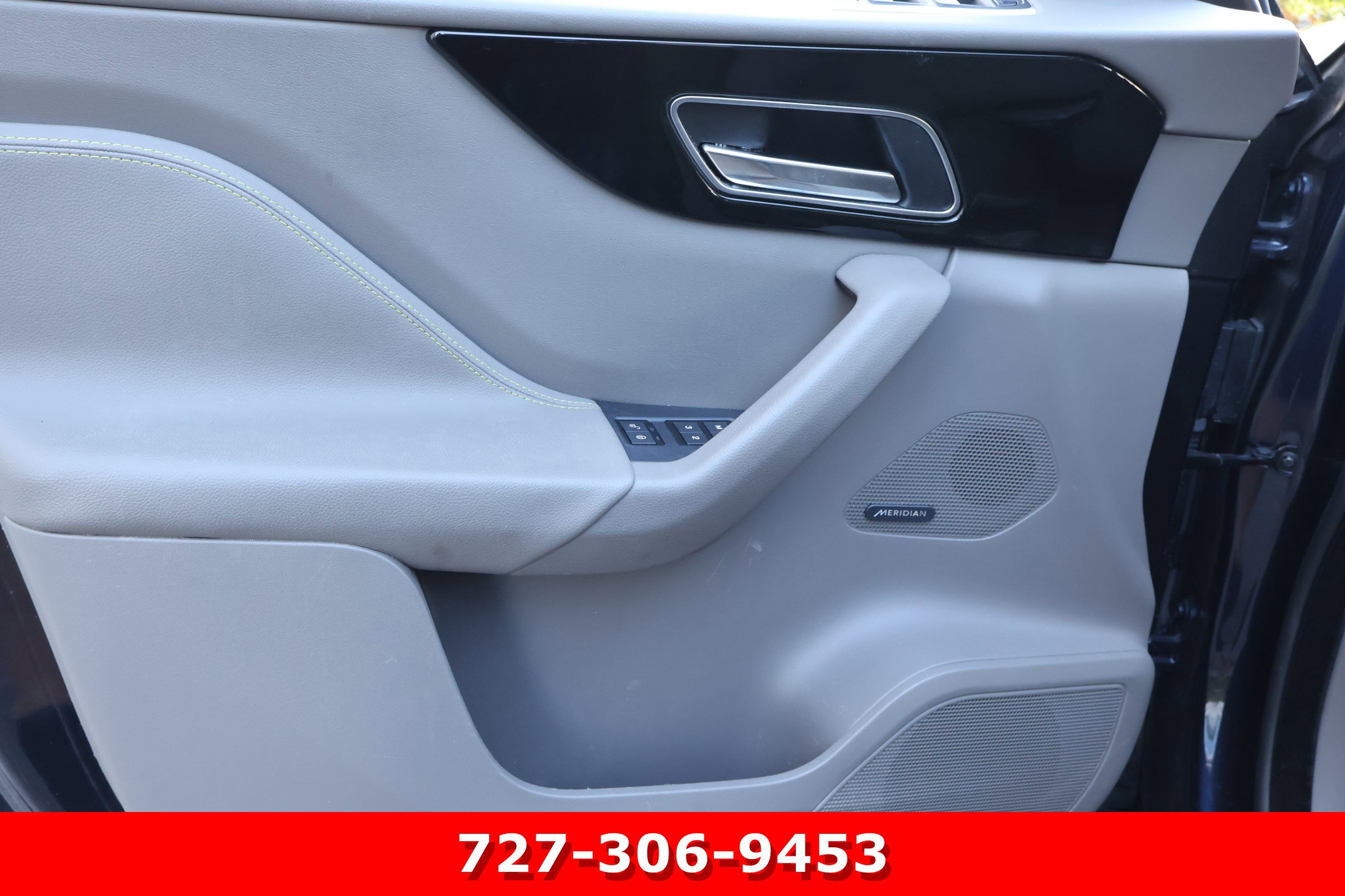 Used 2018 Jaguar F-PACE R-Sport image 14