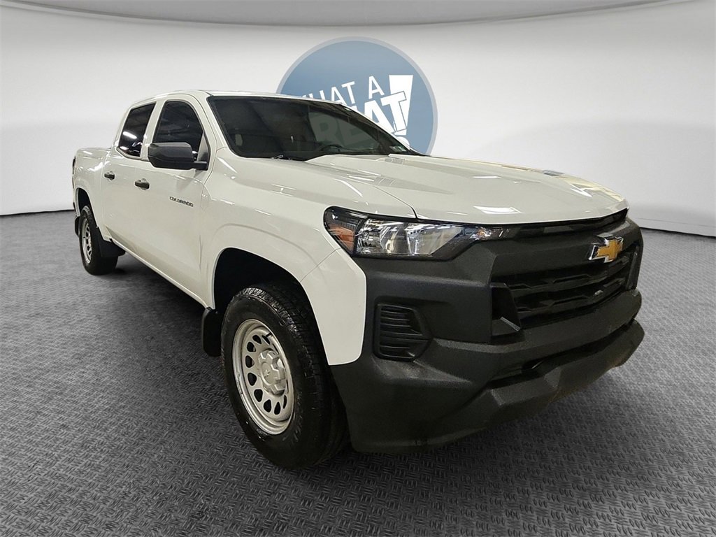 Certified 2025 Chevrolet Colorado W/T w/ Advanced Trailering Package image 1