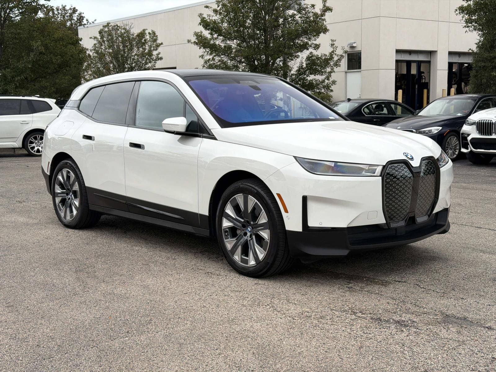 Certified 2024 BMW iX xDrive50 w/ Premium Package AWD/4WD image 5