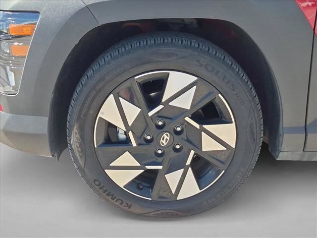 Used 2025 Hyundai Kona SEL FWD image 14