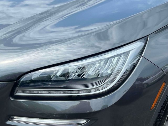 Used 2020 Lincoln Corsair AWD w/ Premium Package image 12