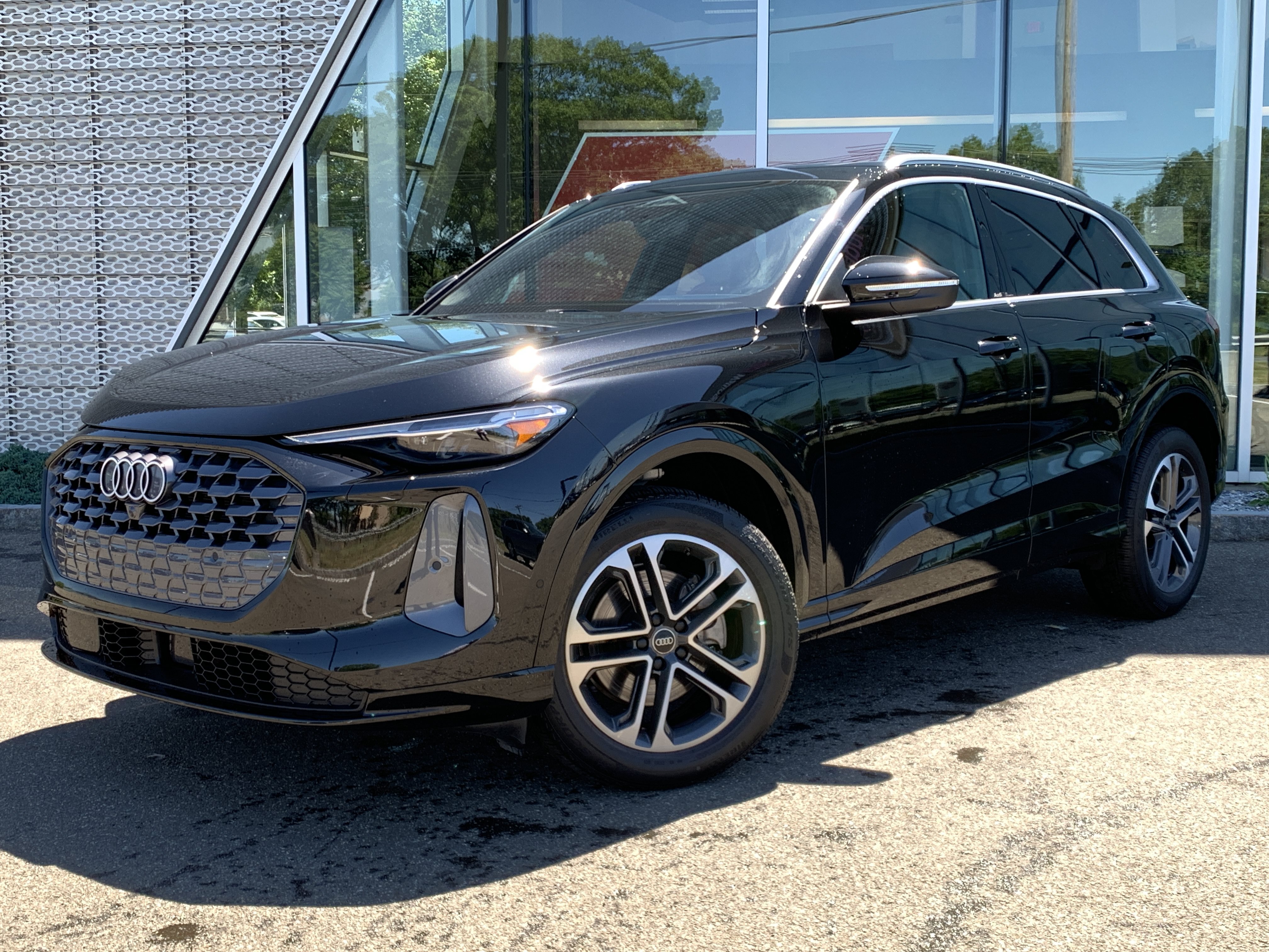 Certified 2025 Audi Q5 Premium w/ Premium Plus AWD/4WD image 1
