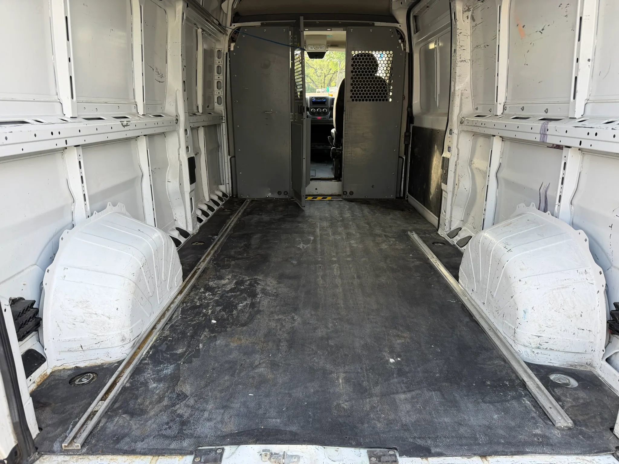 Used 2016 RAM ProMaster 2500 w/ Interior Convenience Group image 11