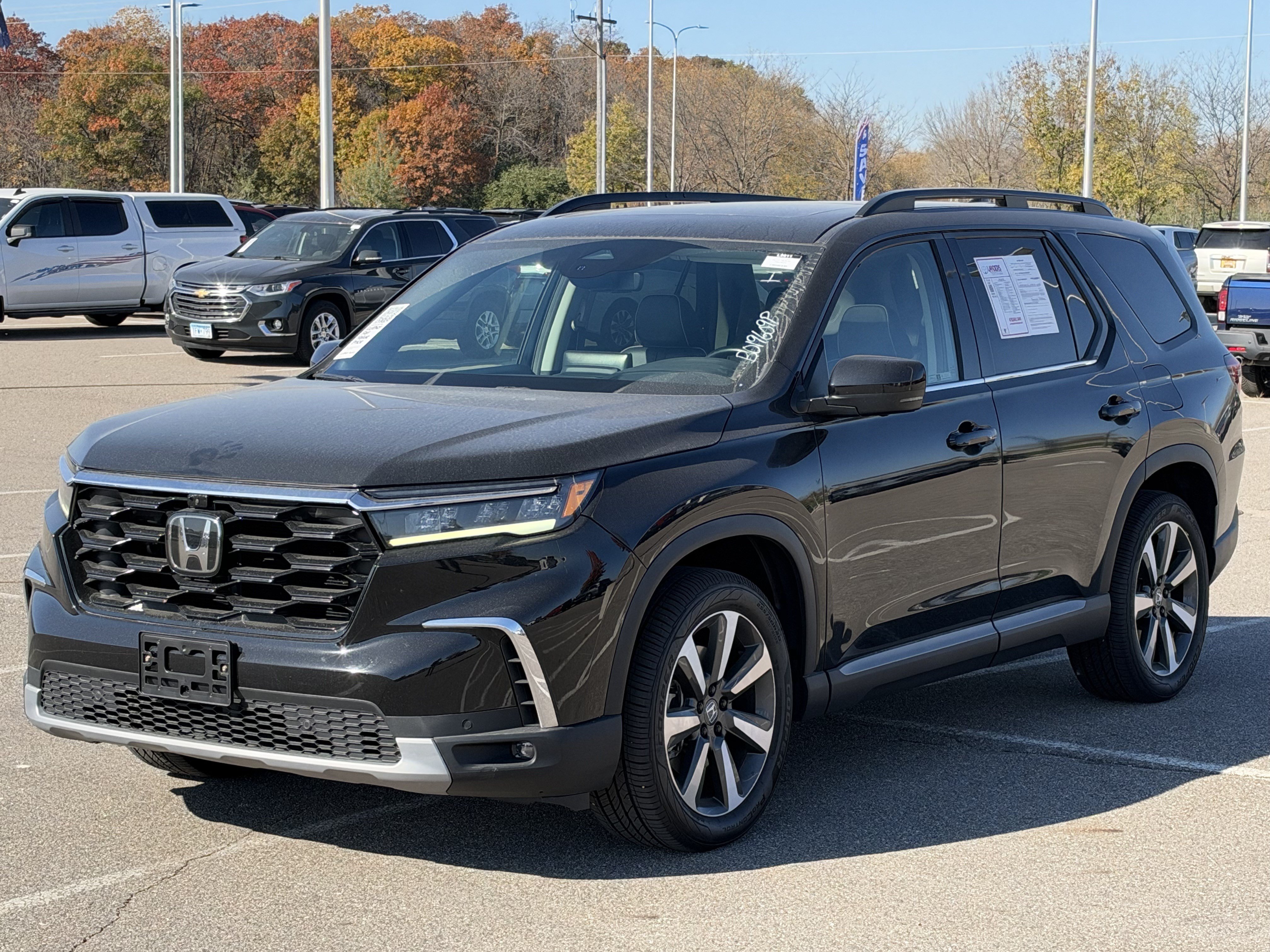 Used 2023 Honda Pilot Elite image 4