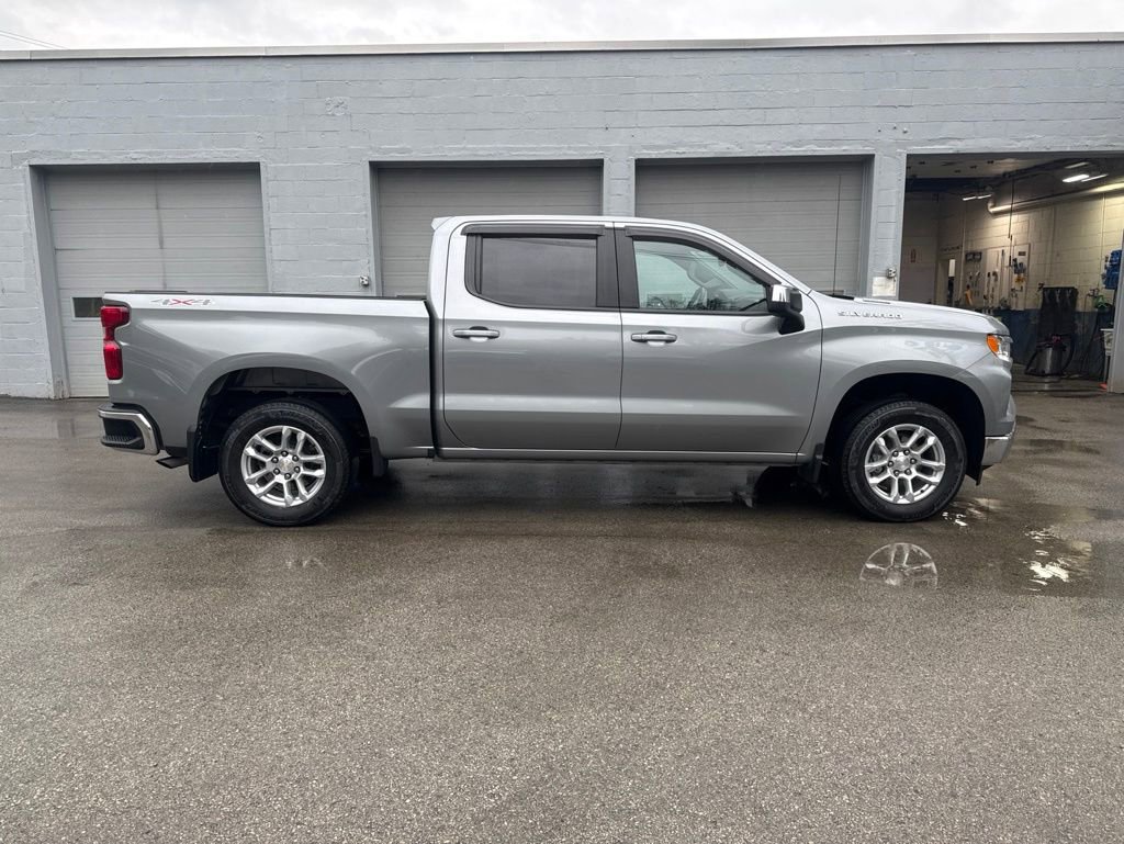 Used 2023 Chevrolet Silverado 1500 LT AWD/4WD image 2