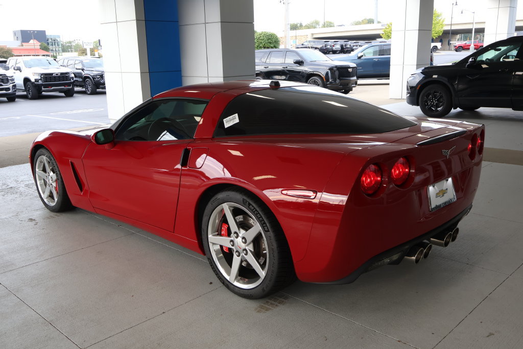 Used 2005 Chevrolet Corvette Coupe w/ Preferred Equipment Group RWD image 8