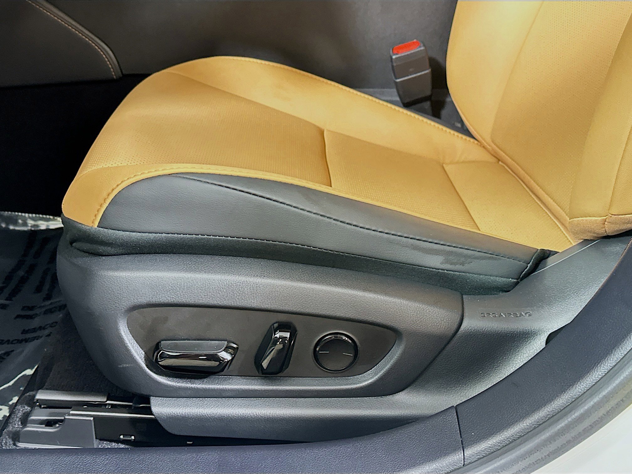 Certified 2025 Lexus ES 350 w/ Accessory Package (Z2) image 18