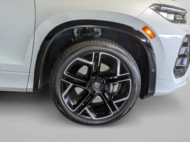 Used 2025 Volkswagen Tiguan SEL R-Line AWD/4WD image 24